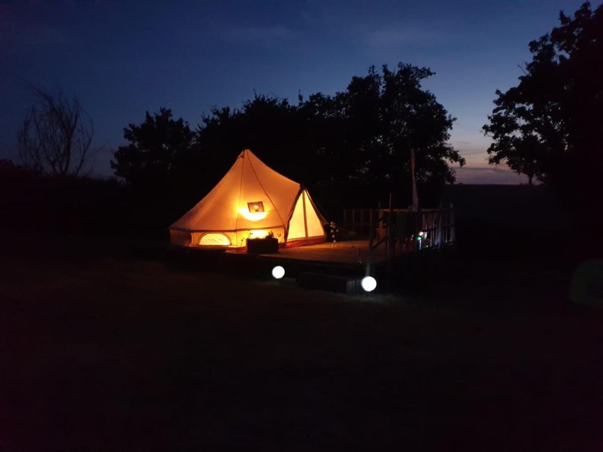 Camping La Petite Houmee Curzay-sur-Vonne المظهر الخارجي الصورة